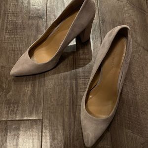 Banana Republic Pump heel